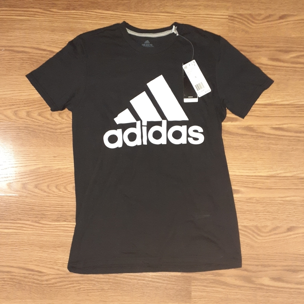Adidas tshirt - Picture 1 of 4